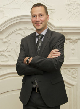 Dr. Gregor Peikert